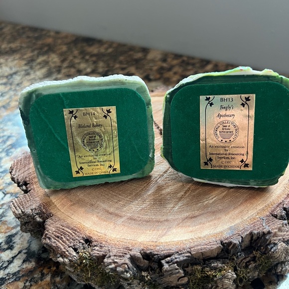 Hand Painted Cottages - Picture 6 of 16